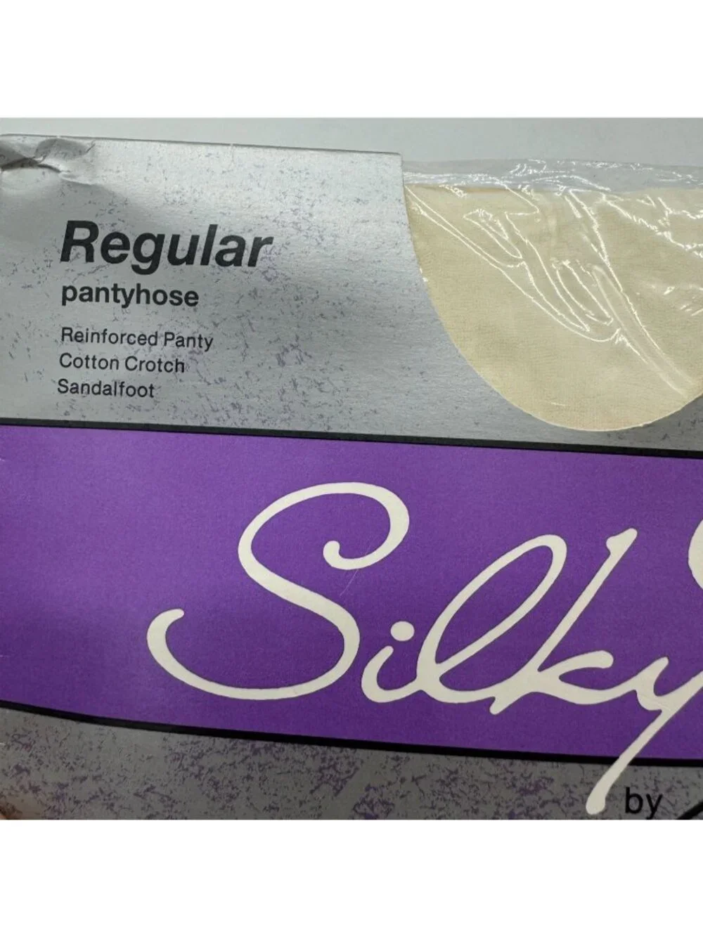 NEW Bill Blass Silky Fit Regular Pantyhose Size B White Classic Vintage NIB